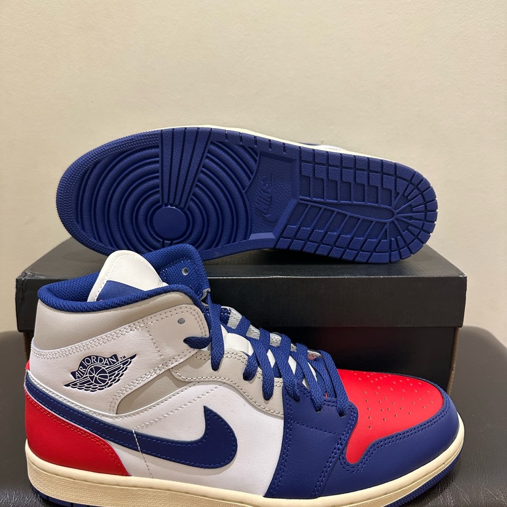 NIB Men Nike Jordan 1 Mid Rare Air DQ8426 102 White/University Red/Neutral Grey/ - Picture 4 of 5
